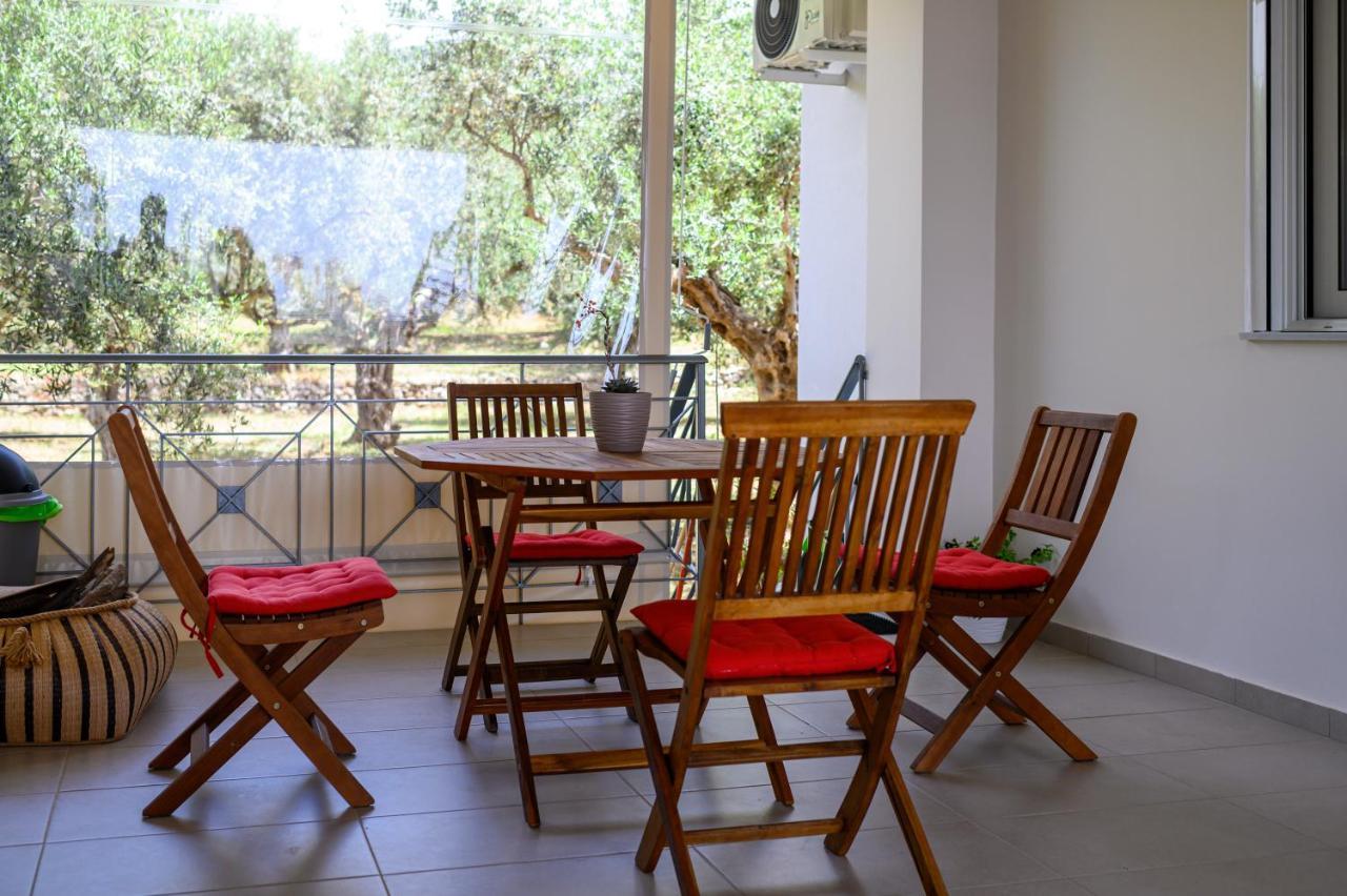 Chic Apartment In Nature, 5-Min Walk To The Beach Kalamata Exteriér fotografie