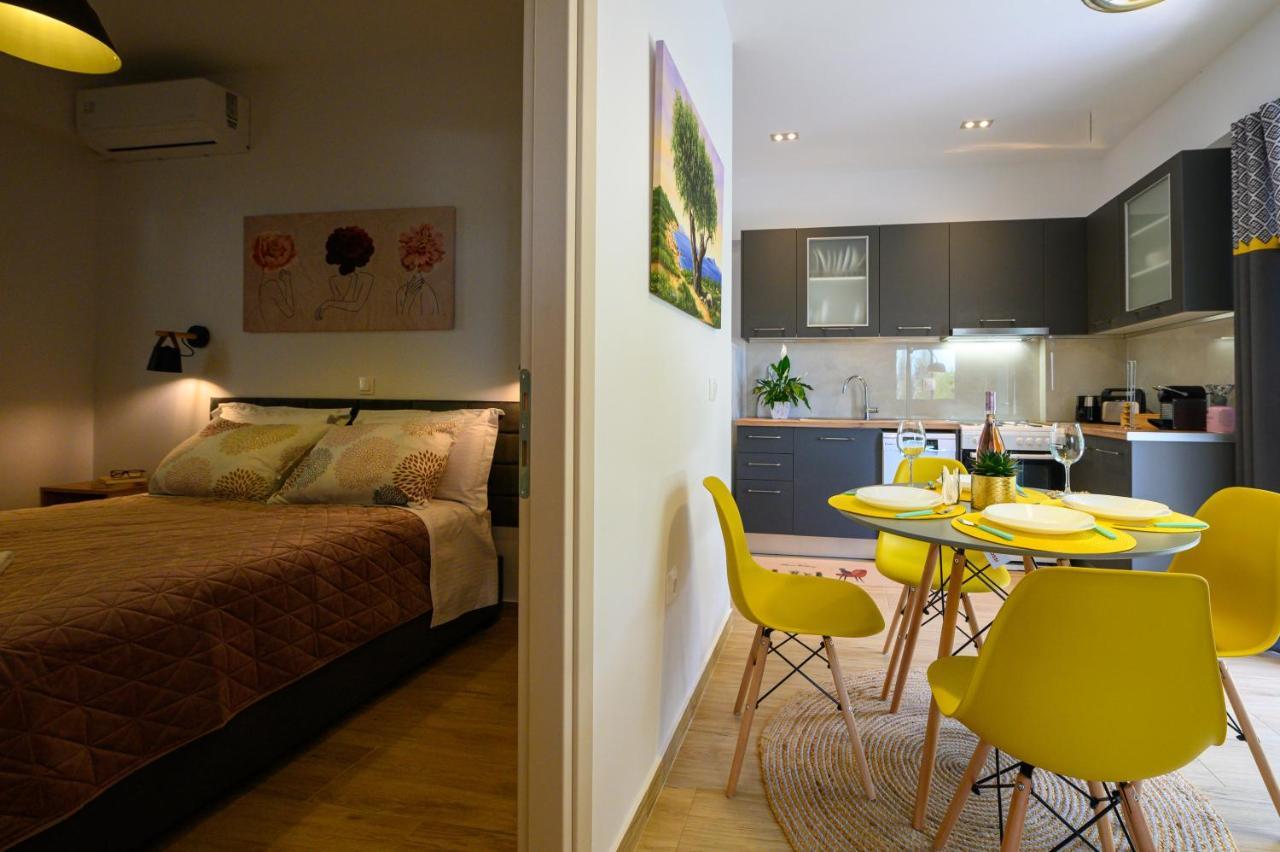 Chic Apartment In Nature, 5-Min Walk To The Beach Kalamata Exteriér fotografie